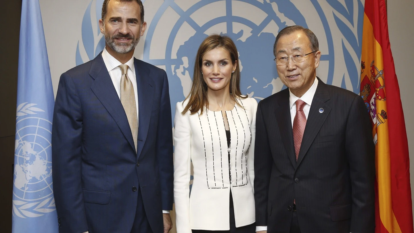 Los reyes de España posan junto al secretario general de Naciones Unidas, Ban Ki-moon Los reyes de España posan junto al secretario general de Naciones Unidas, Ban Ki-moon