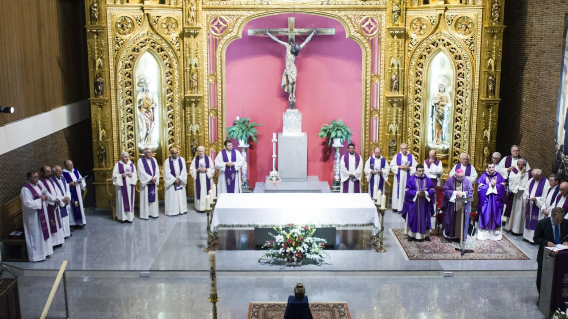 Funeral de Manuel García, el sacerdote fallecido por ébola