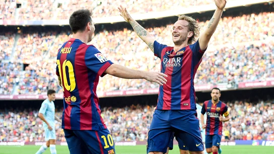 Rakitic celebra un gol con Messi Rakitic celebra un gol con Messi