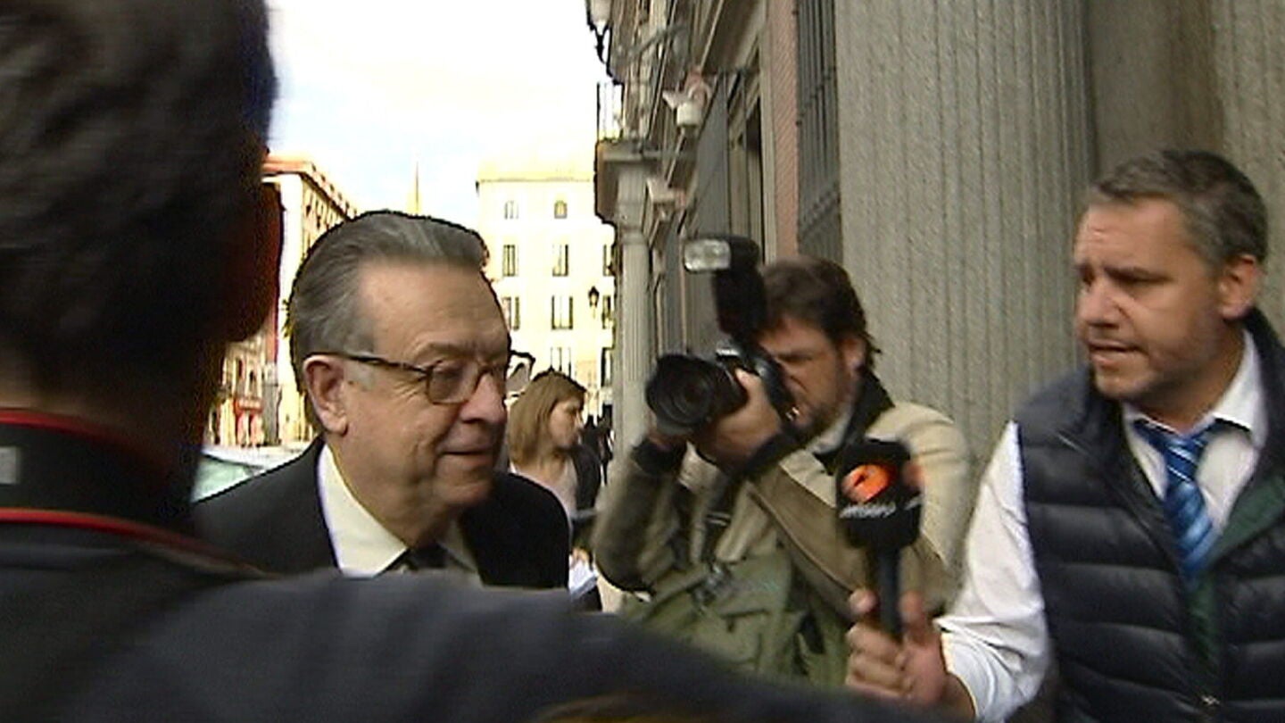 El consejero del Estado Miguel Herrero y Rodr&iacute;guez de Mi&ntilde;&oacute;n a su llegada a la reuni&oacute;n de la Comisi&oacute;n Permanente del Consejo