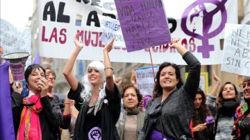 Miles de mujeres celebran la retirada de ley del aborto y exigen el fin de las amenazas