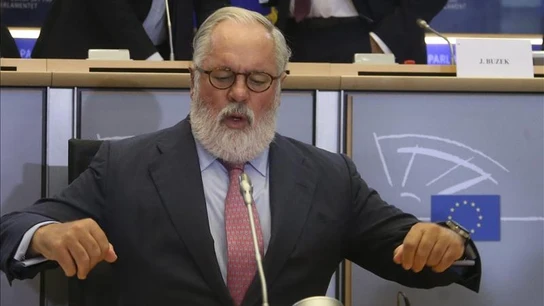 Miguel Arias Cañete ante el Parlamento Europeo Miguel Arias Cañete ante el Parlamento Europeo