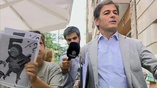 Oriol Pujol evita responder a los medios de comunicación Oriol Pujol evita responder a los medios de comunicación