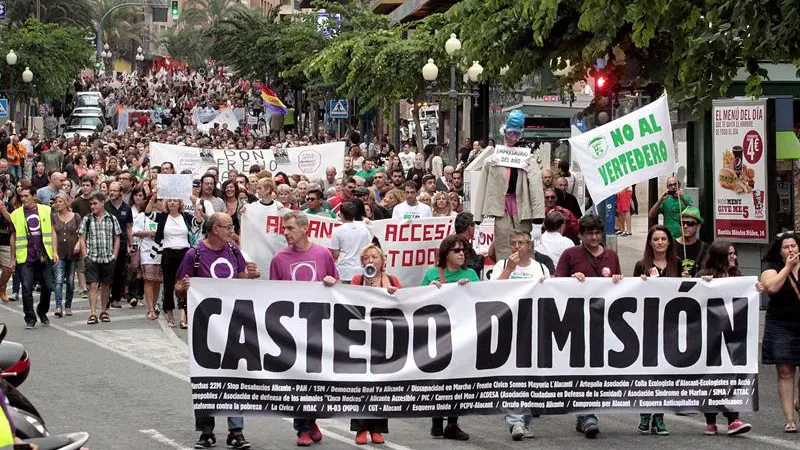 Alicante pide la dimisión de Castedo