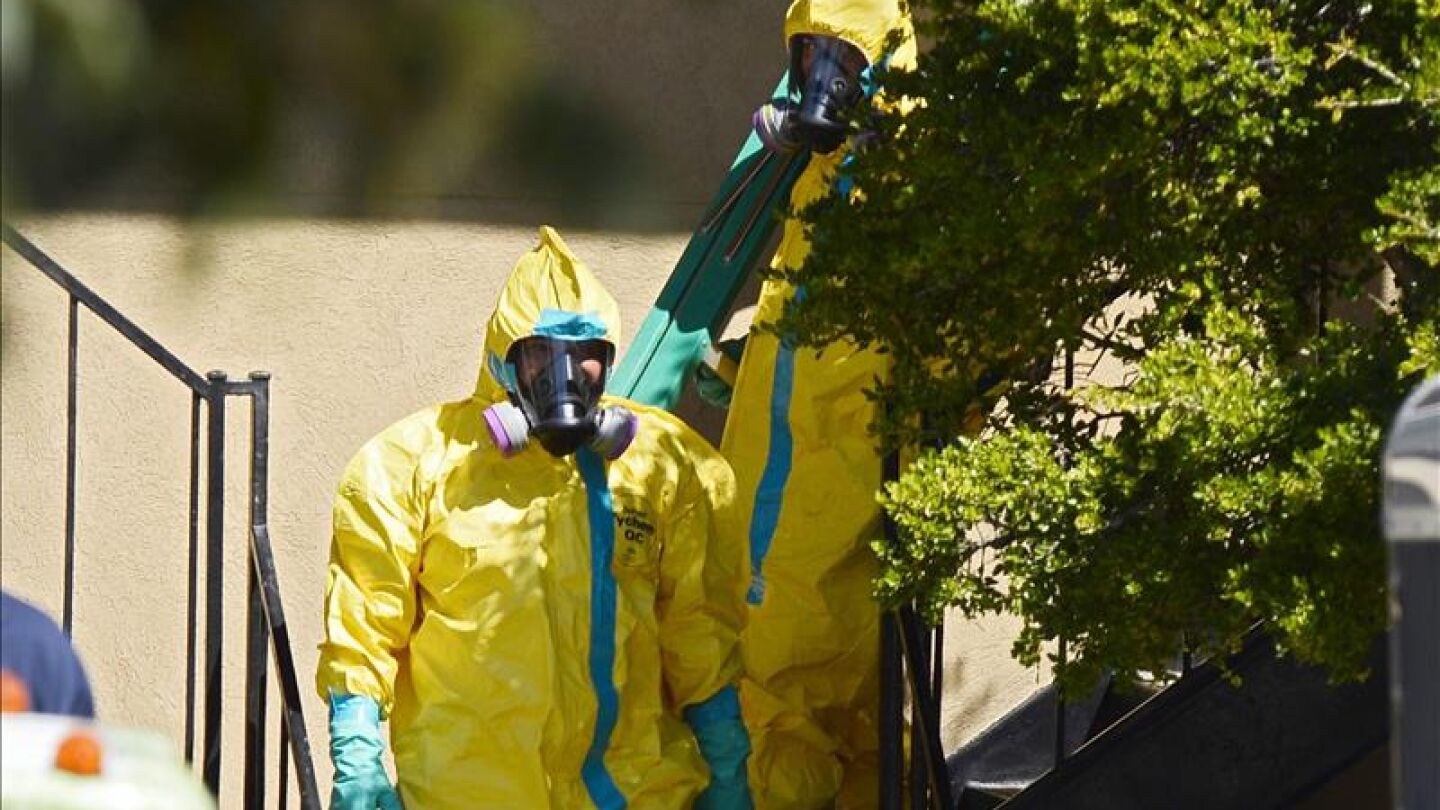 Expertos desinfectan la casa del ciudadano con &eacute;bola en EEUU