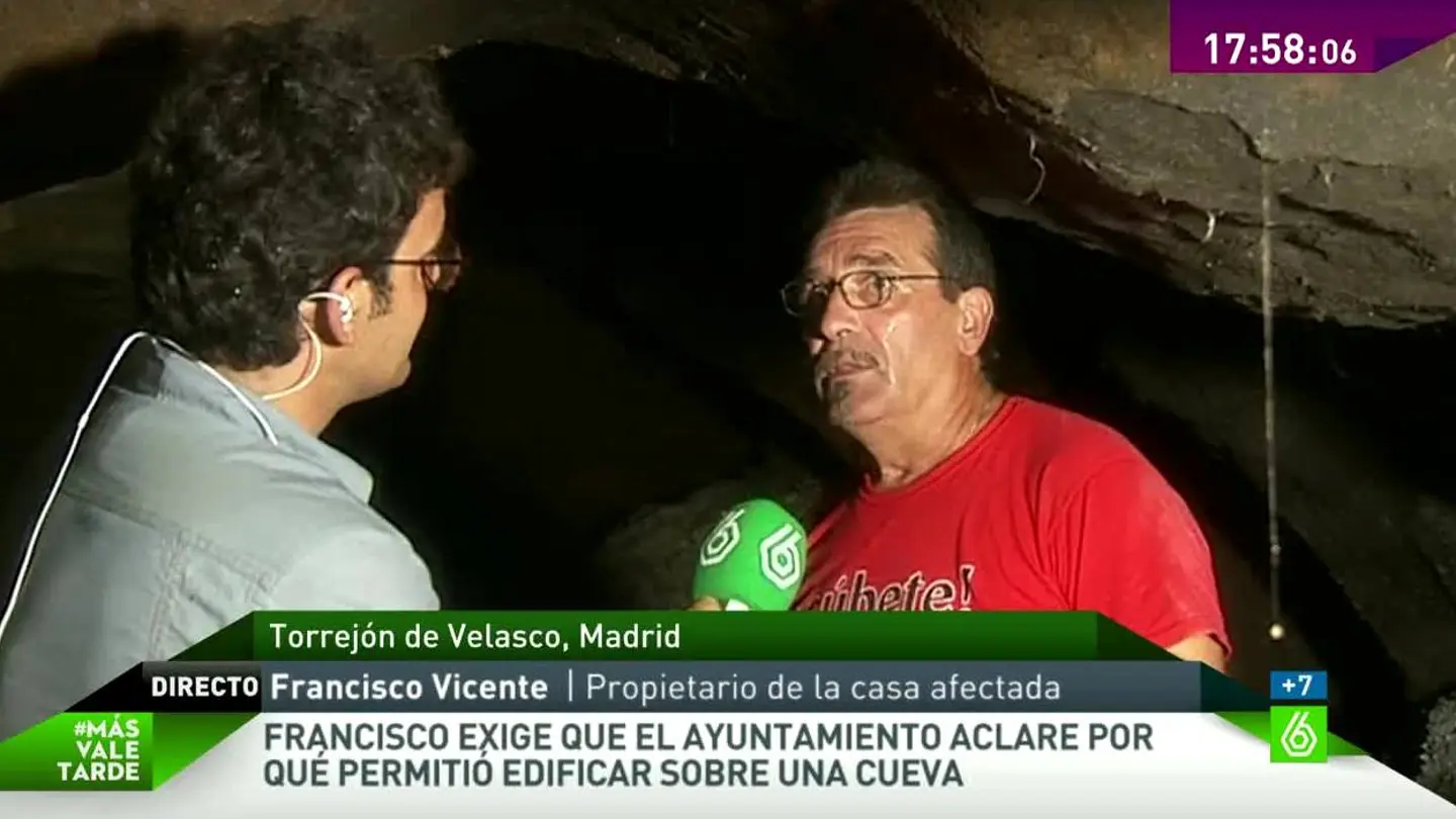 Francisco habla debajo de su casa Francisco habla debajo de su casa