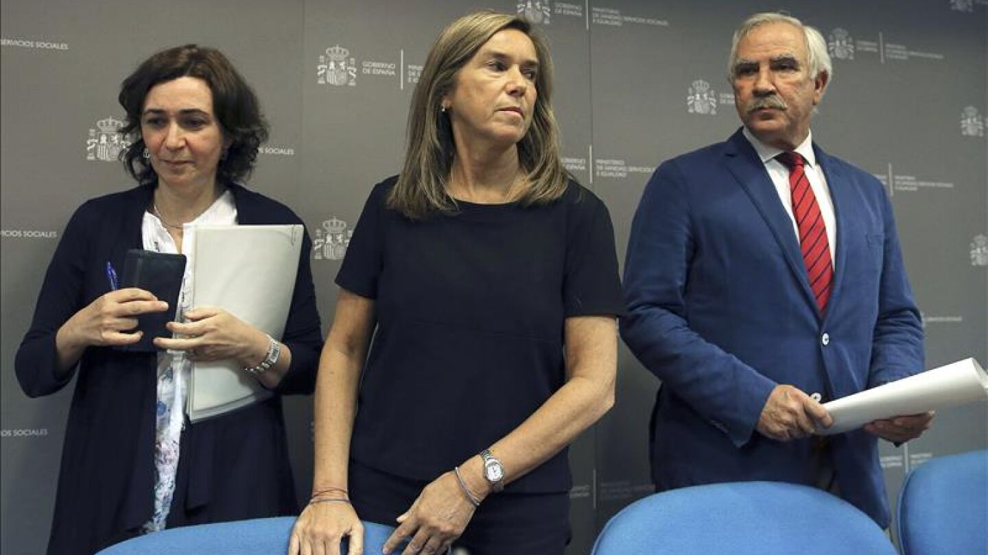 Ana Mato comparece tras confirmarse el primer contagio por &eacute;bola