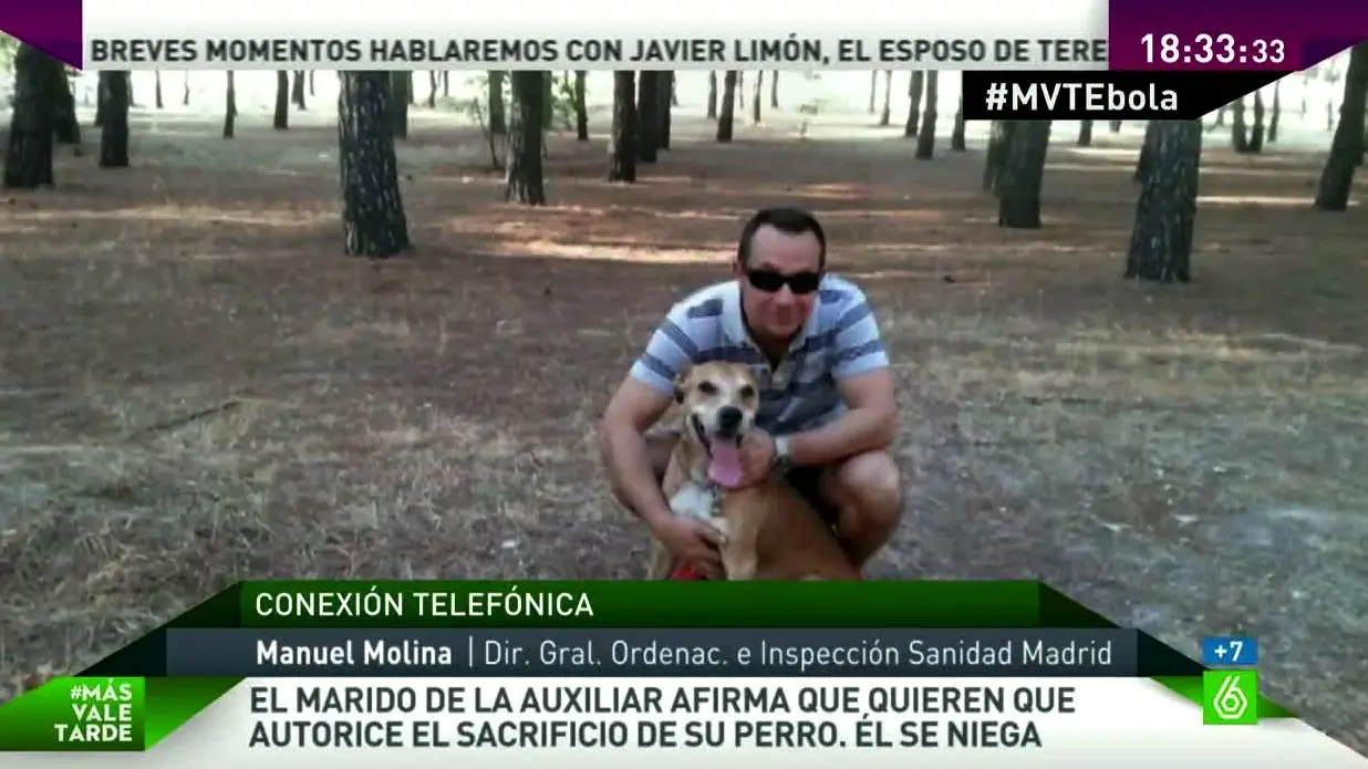 Javier, marido de Teresa con su perro