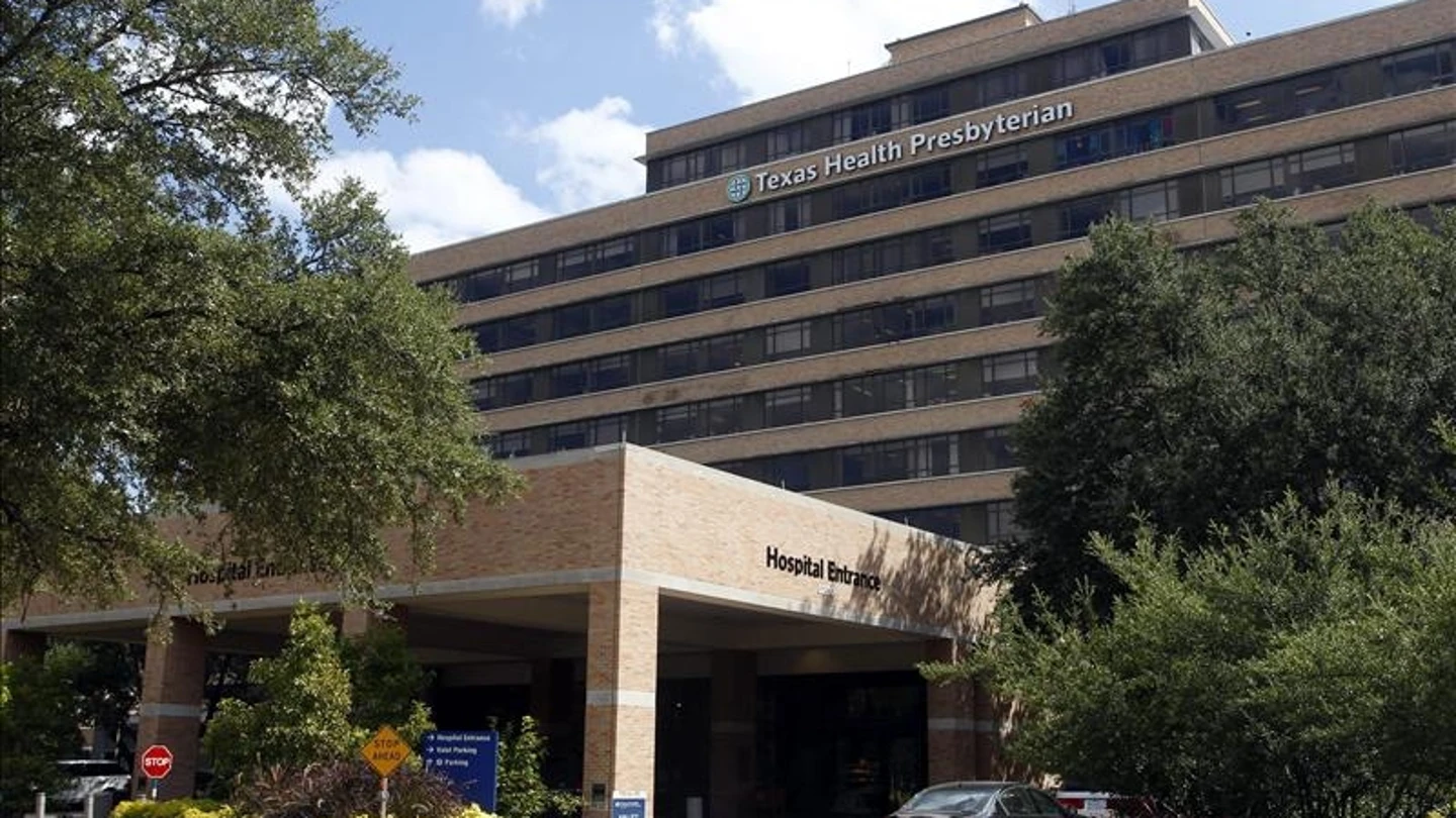 Fachada del hospital de Dallas (Texas), Estados Unidos Fachada del hospital de Dallas (Texas), Estados Unidos
