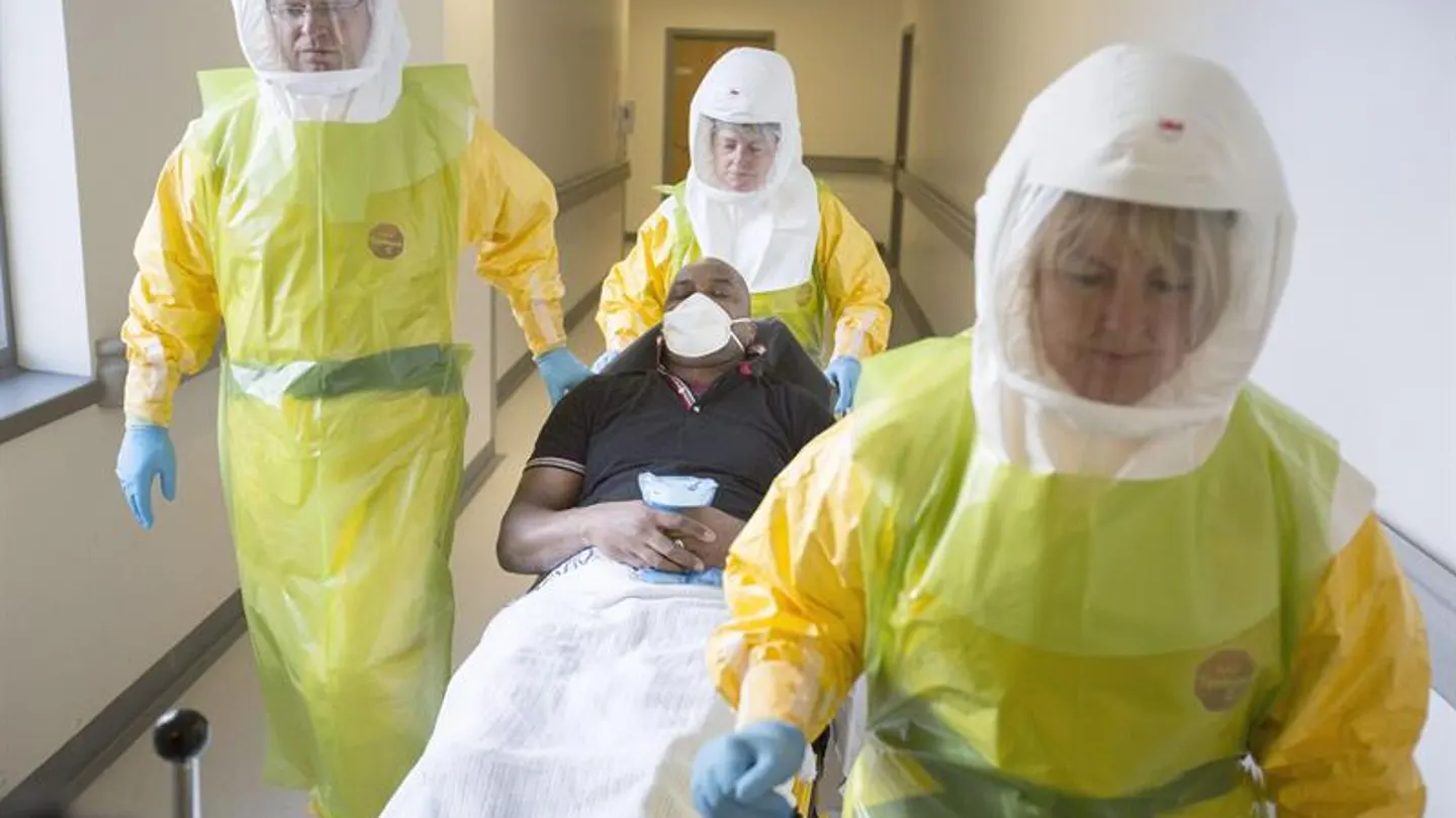 Los médicos atienden a un posible caso de ébola Los médicos atienden a un posible caso de ébola
