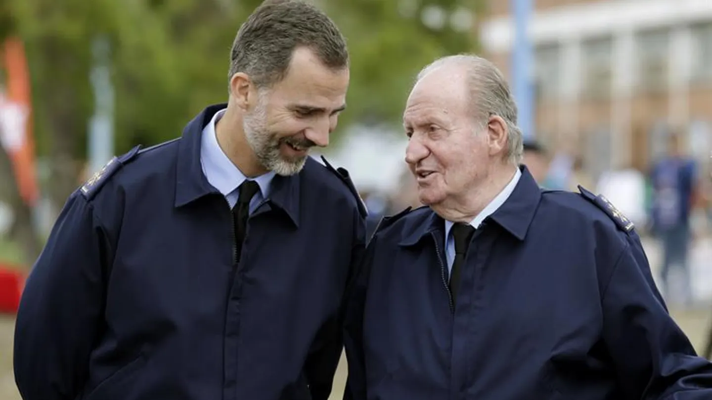 Felipe VI y Juan Carlos I coinciden por primera vez en un acto público Felipe VI y Juan Carlos I coinciden por primera vez en un acto público