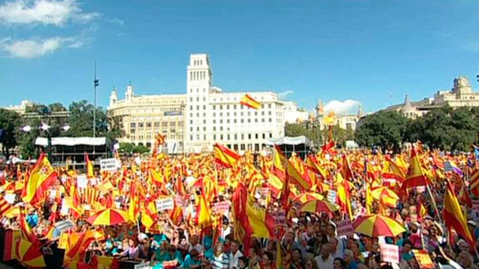 Manifestación a favor de que Cataluña siga unida a España en Barcelona