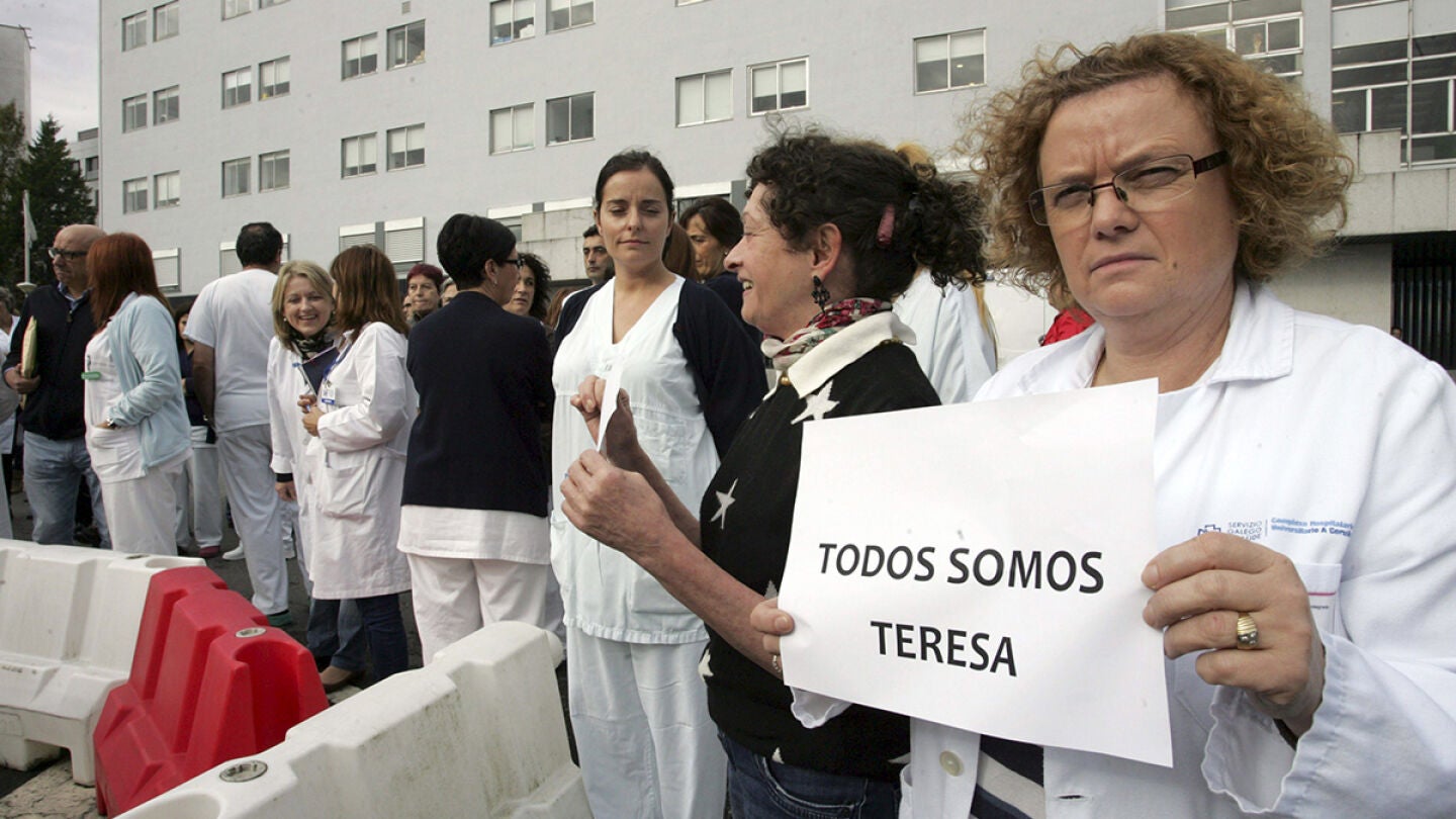 Protestas de los sanitarios por el protocolo contra el &eacute;bola