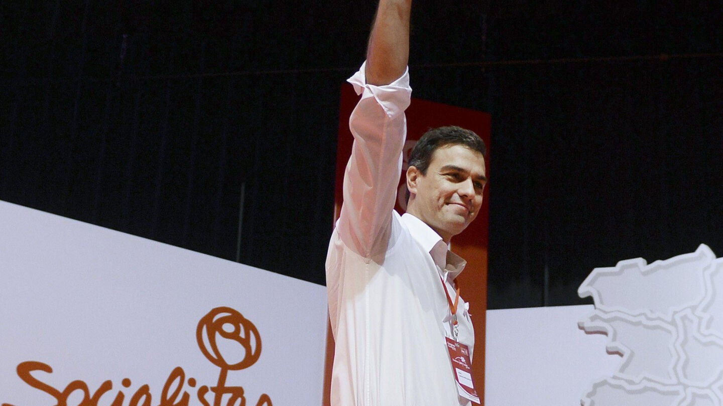 Pedro S&aacute;nchez saluda a los socalistas en el congreso de Castilla y Le&oacute;n