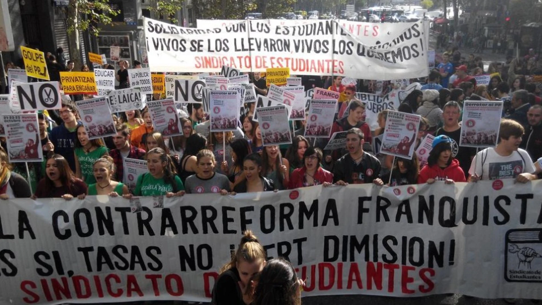 Estudiantes que se manifiestan en Madrid por una educación pública de calidad