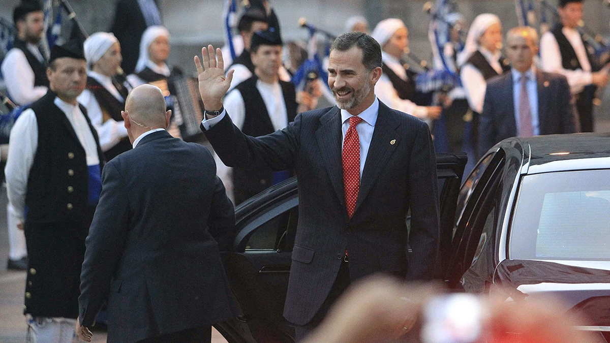 El rey Felipe VI a su llegada al concierto previo a los premios Príncipe de Asturias