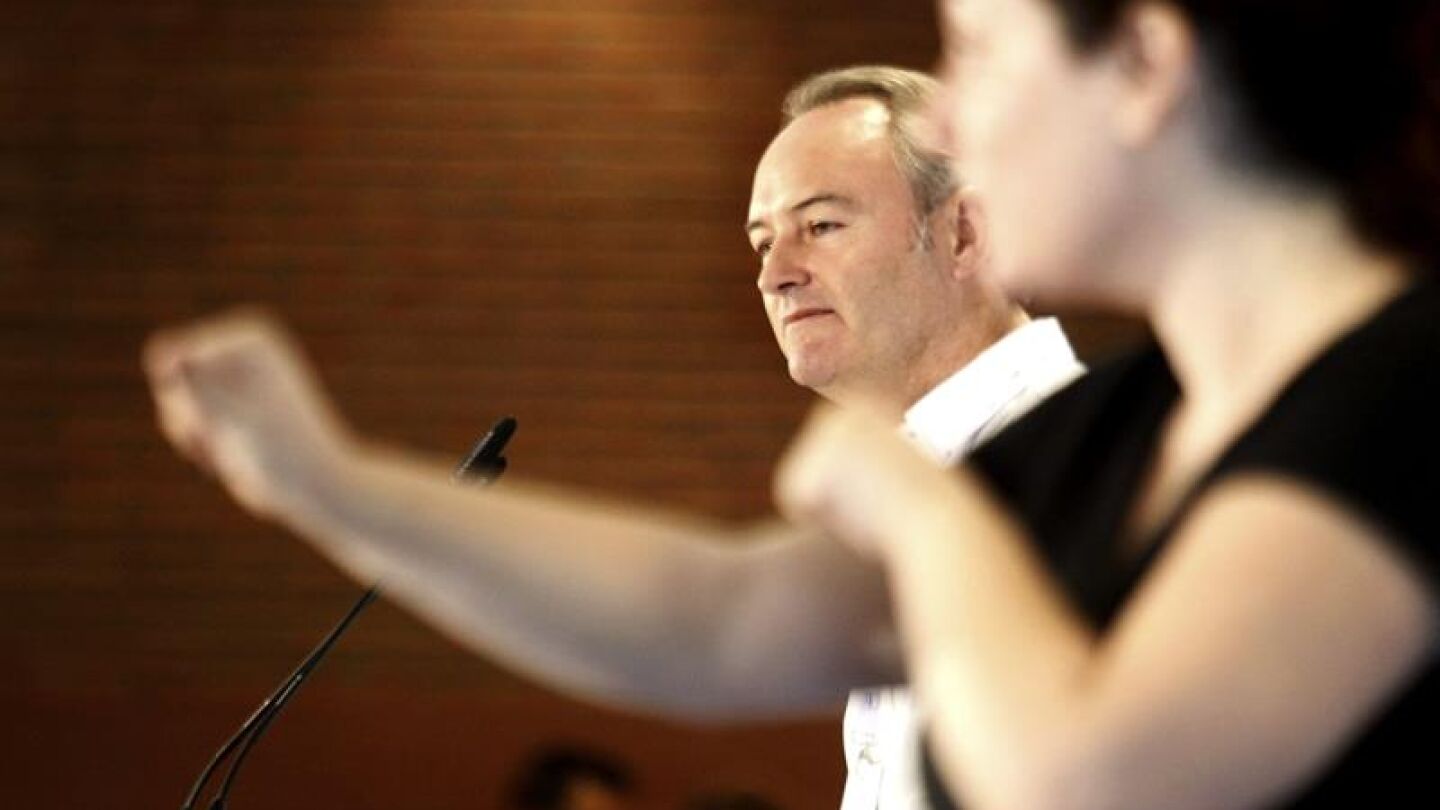 Alberto Fabra, en una sesi&oacute;n parlamentaria