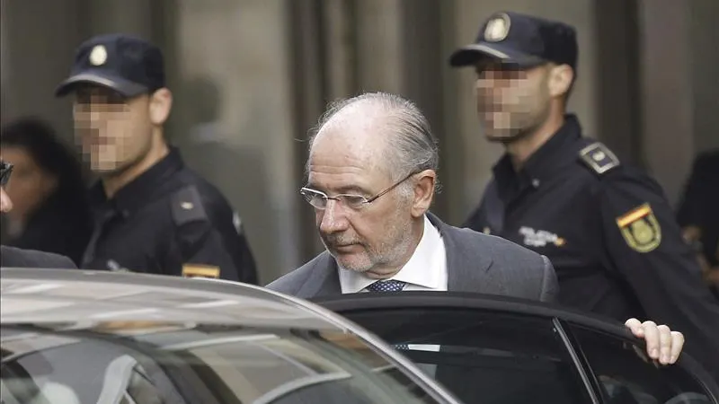 Rodrigo Rato saliendo de la Audiencia Nacional