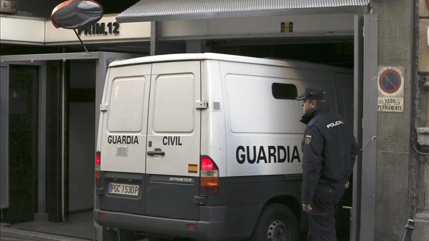 Un furgón de la Guardia Civil entra en la Audiencia Nacional Un furgón de la Guardia Civil entra en la Audiencia Nacional
