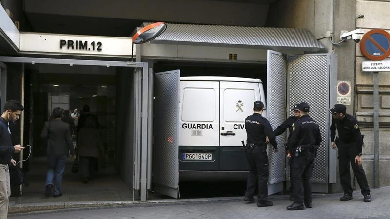 Un furgón de la Guardia Civil entra en la Audiencia Nacional