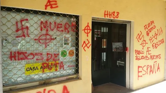 La fachada del local de Podemos Escoriales amanece con pintadas de "Pablo Iglesias muerte" La fachada del local de Podemos Escoriales amanece con pintadas de "Pablo Iglesias muerte"