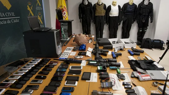 Material incautado por la Guardia Civil y la Policía Nacional de la banda que asesinó a un joven gaditano Material incautado por la Guardia Civil y la Policía Nacional de la banda que asesinó a un joven gaditano
