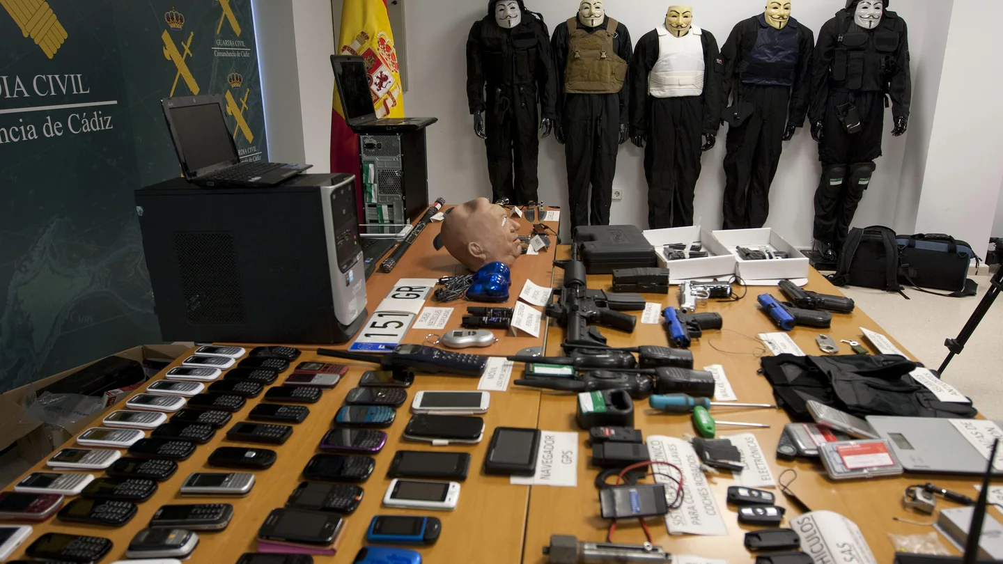 Material incautado por la Guardia Civil y la Policía Nacional de la banda que asesinó a un joven gaditano Material incautado por la Guardia Civil y la Policía Nacional de la banda que asesinó a un joven gaditano