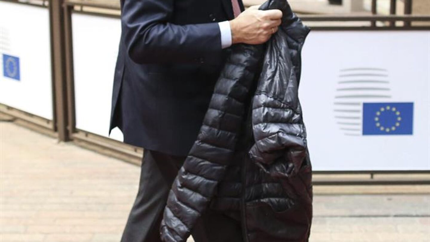 El ministro espa&ntilde;ol de Econom&iacute;a, Luis de Guindos, a su llegada a la reuni&oacute;n de ministros de Finanzas en la sede de la Comisi&oacute;n Europea en Bruselas