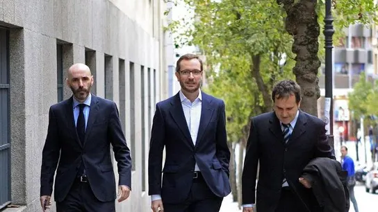 Javier Maroto antes de entrar a los juzgados Javier Maroto antes de entrar a los juzgados