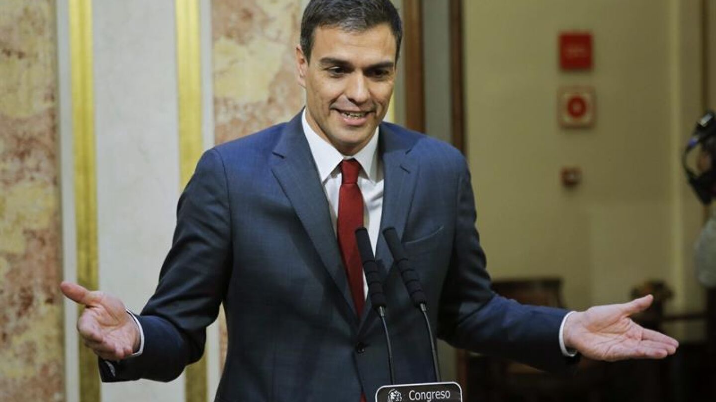 El secretario general del PSOE, Pedro S&aacute;nchez, en el Congreso de los Diputados
