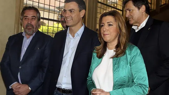 Pedro Sánchez junto a Susana Díaz, el alcalde de Zaragoza y el presidente de Asturias Pedro Sánchez junto a Susana Díaz, el alcalde de Zaragoza y el presidente de Asturias