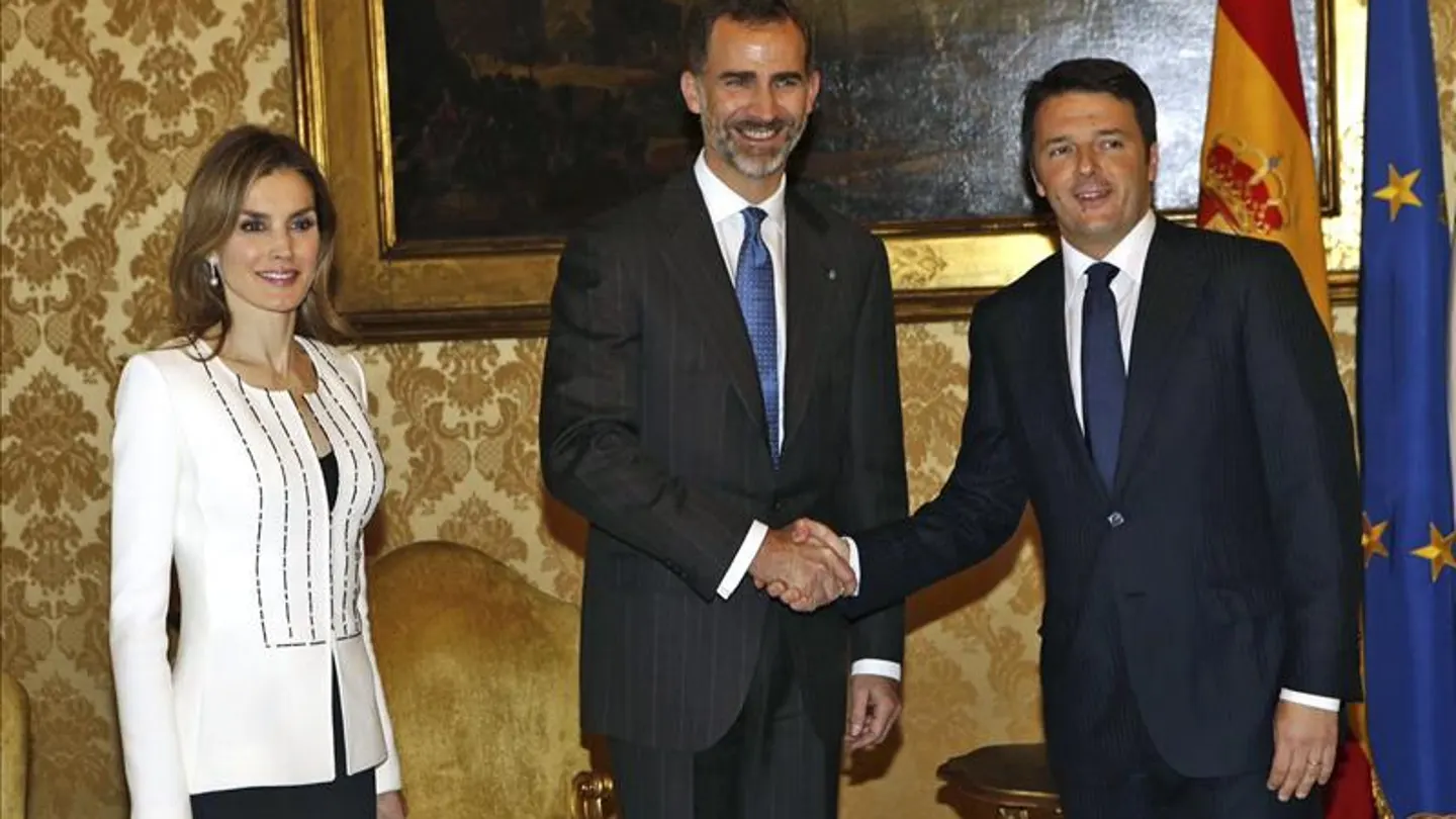 Los reyes durante el encuentro con el primer ministro italiano, Matteo Renzi Los reyes durante el encuentro con el primer ministro italiano, Matteo Renzi