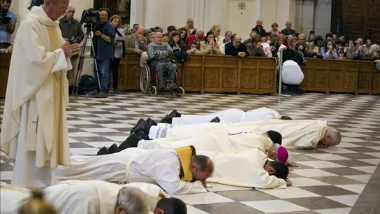 El arzobispo de Granada pide perdón por los "escándalos" de la Iglesia El arzobispo de Granada pide perdón por los "escándalos" de la Iglesia