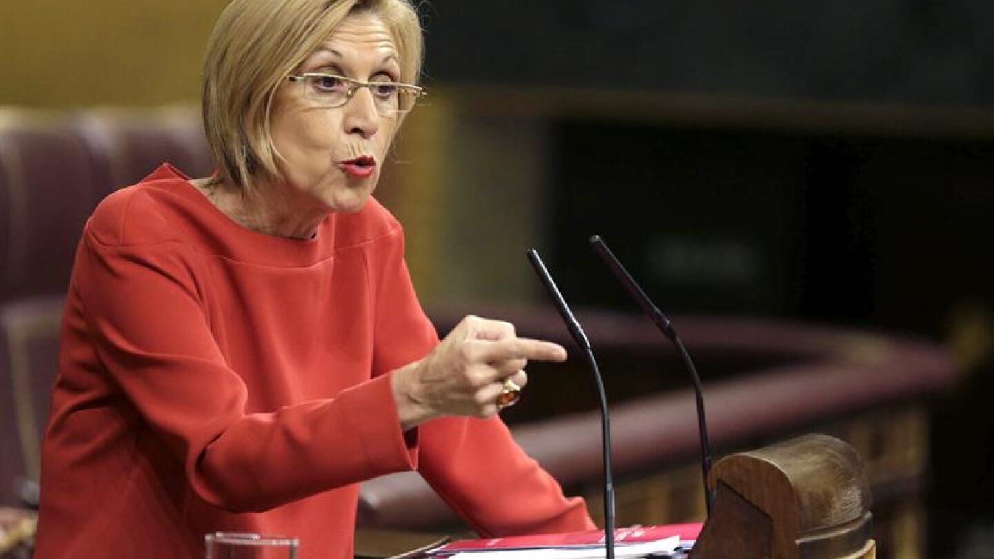 La l&iacute;der de UPyD, Rosa D&iacute;ez, durante su intervenci&oacute;n en el pleno del Congreso de los Diputados