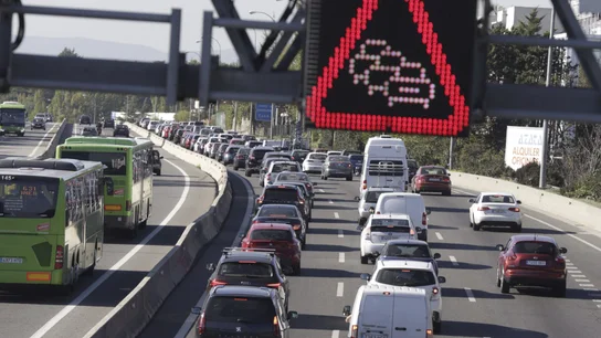Tráfico en la carretera de la A Coruña Tráfico en la carretera de la A Coruña