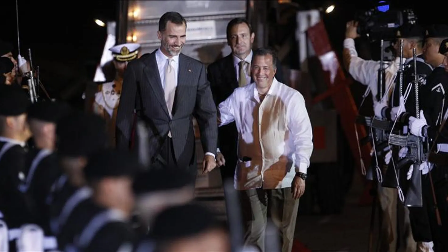 El rey Felipe VI a su llegada al Aeropuerto del estado de Veracruz