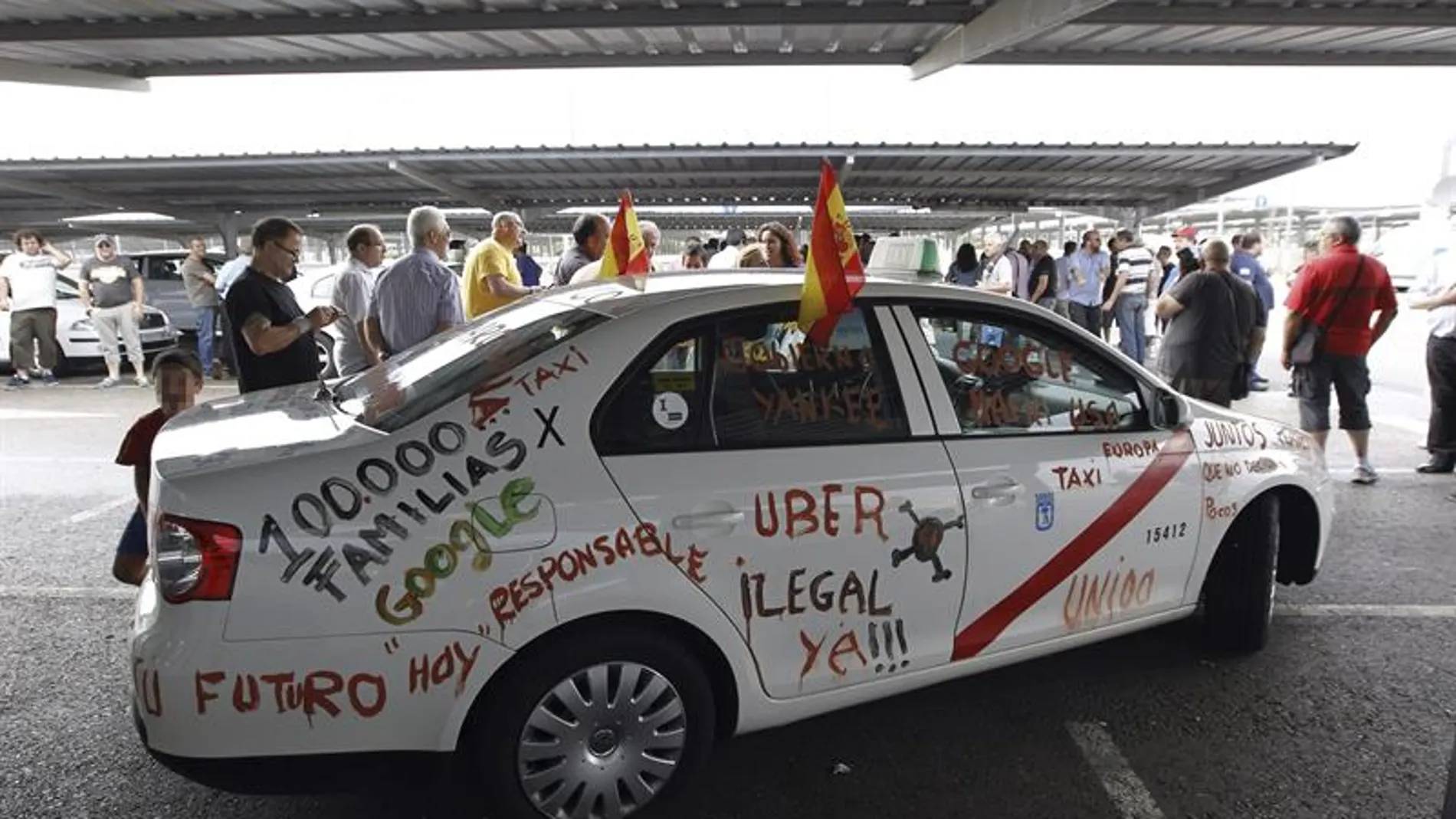 Un taxi protesta por el sistema Uber