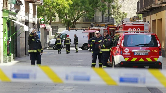 Dispositivo de bomberos tras el desalojo de nueve inmuebles en Barcelona Dispositivo de bomberos tras el desalojo de nueve inmuebles en Barcelona