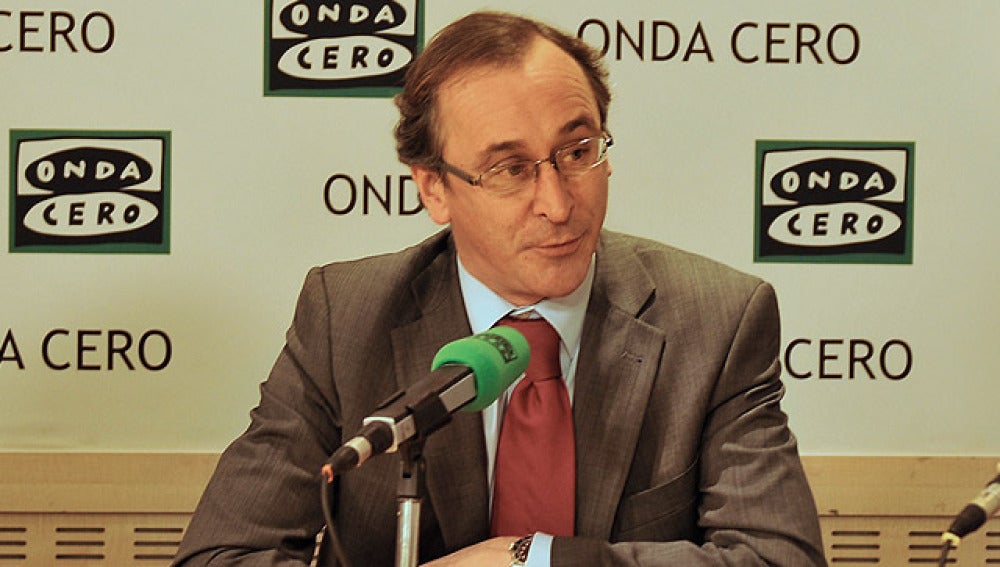 Alfonso Alonso, ministro de Sanidad, durante su entrevista en Onda Cero