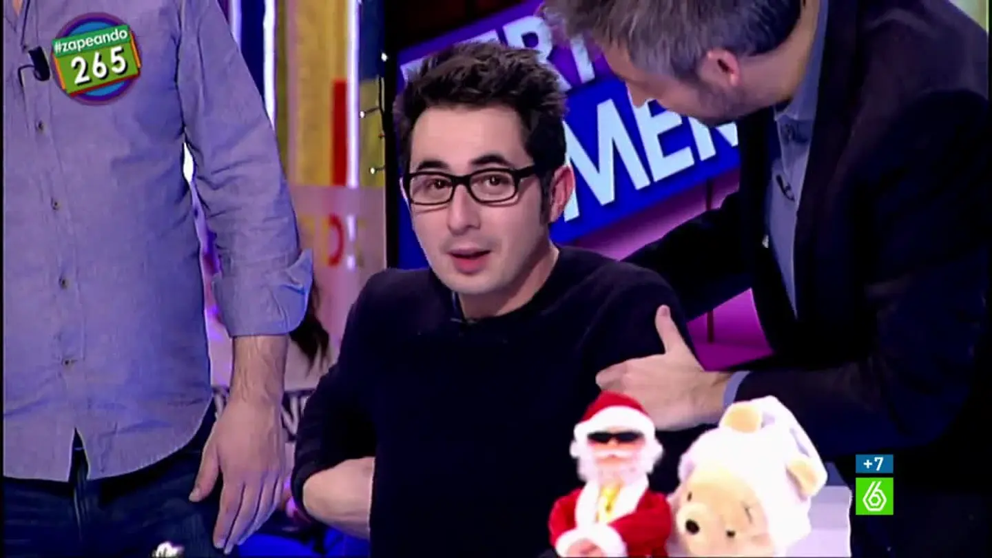 Berto se cae en el plató de Zapeando Berto se cae en el plató de Zapeando