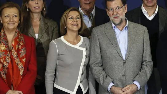 Rajoy posa junto a María Dolores del Cospedal durante un acto Rajoy posa junto a María Dolores del Cospedal durante un acto