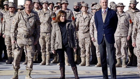 S&aacute;enz de Santamar&iacute;a destaca durante su visita a Afganist&aacute;n la labor de los militares por su "trabajo y solidaridad"