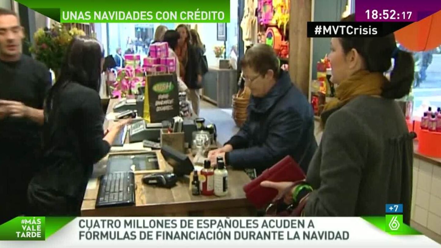 Espa&ntilde;oles de compras. 