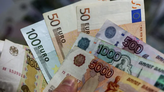 Euros y rublos. Euros y rublos.