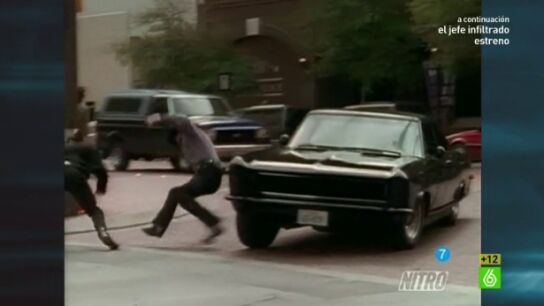 Aguirre arrolla a Chuck Norris y se da a la fuga