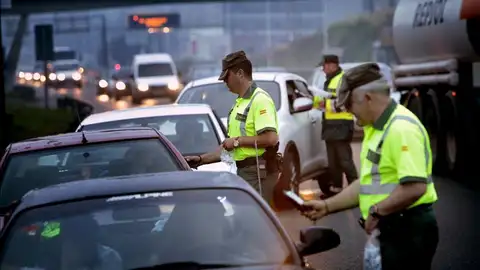 Vigilancia de la DGT en las carreteras Vigilancia de la DGT en las carreteras