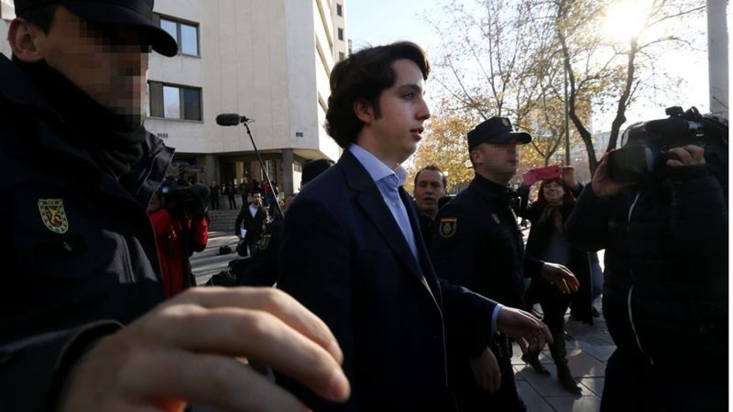 Nicol&aacute;s saliendo de los juzgados de Plaza de Castilla
