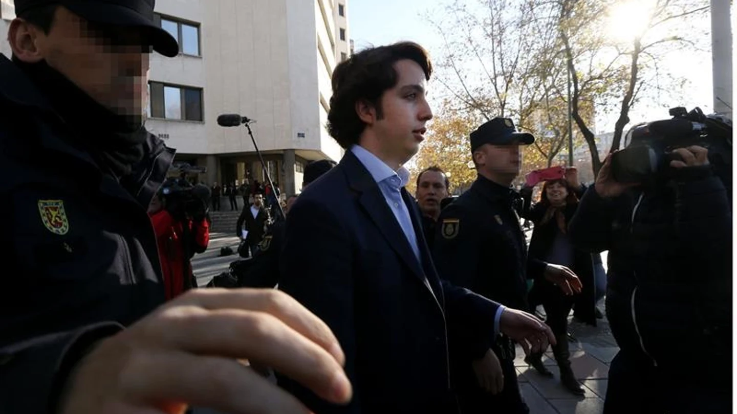 Nicolás saliendo de los juzgados de Plaza de Castilla Nicolás saliendo de los juzgados de Plaza de Castilla