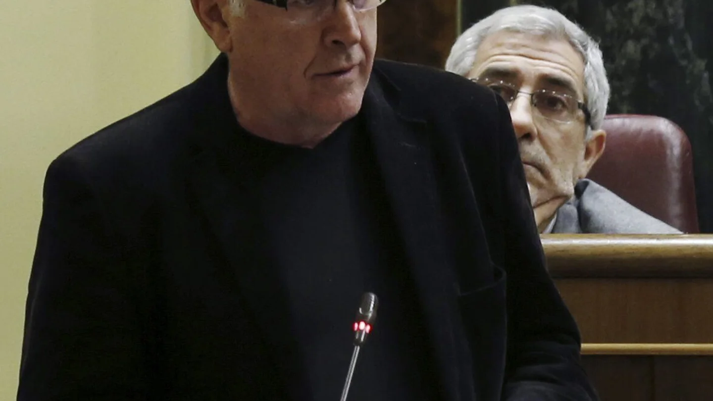 Cayo Lara: "La decisión del Tribunal Supremo da la razón a quienes salieron a la calle" Cayo Lara: "La decisión del Tribunal Supremo da la razón a quienes salieron a la calle"