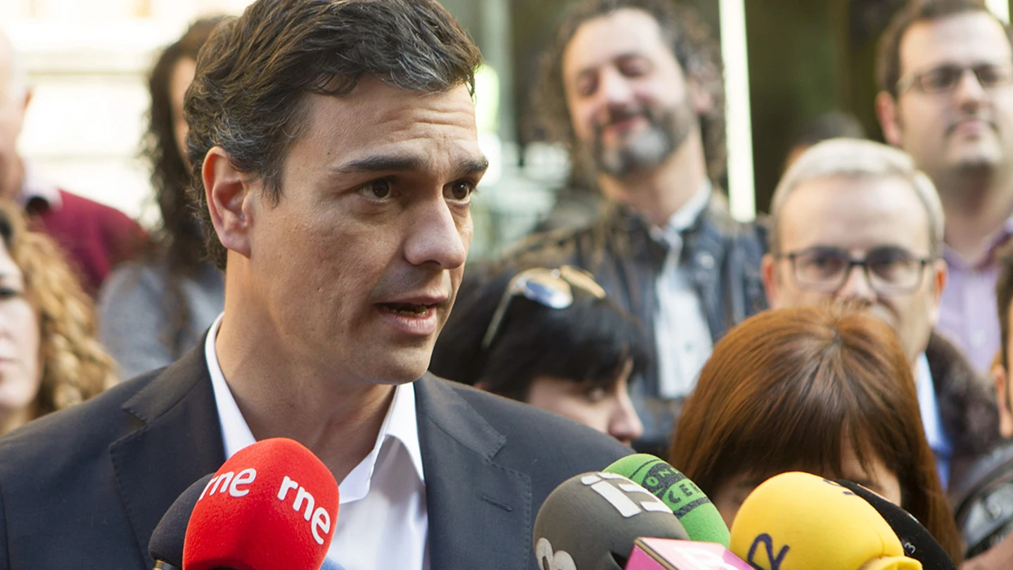 Pedro Sánchez acusa a Rajoy de "contaminar" las decisiones judiciales Pedro Sánchez acusa a Rajoy de "contaminar" las decisiones judiciales